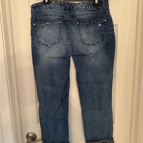 Democracy size 8, Distressed Blue Ankle Jeans - Picture 3 of 4
